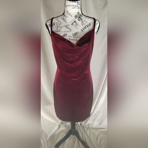 Dresses & Skirts - NWOT! SHEIN Curve Burgundy Velvet Slip Dress w/Adjustable Straps. Plus Size 0XL